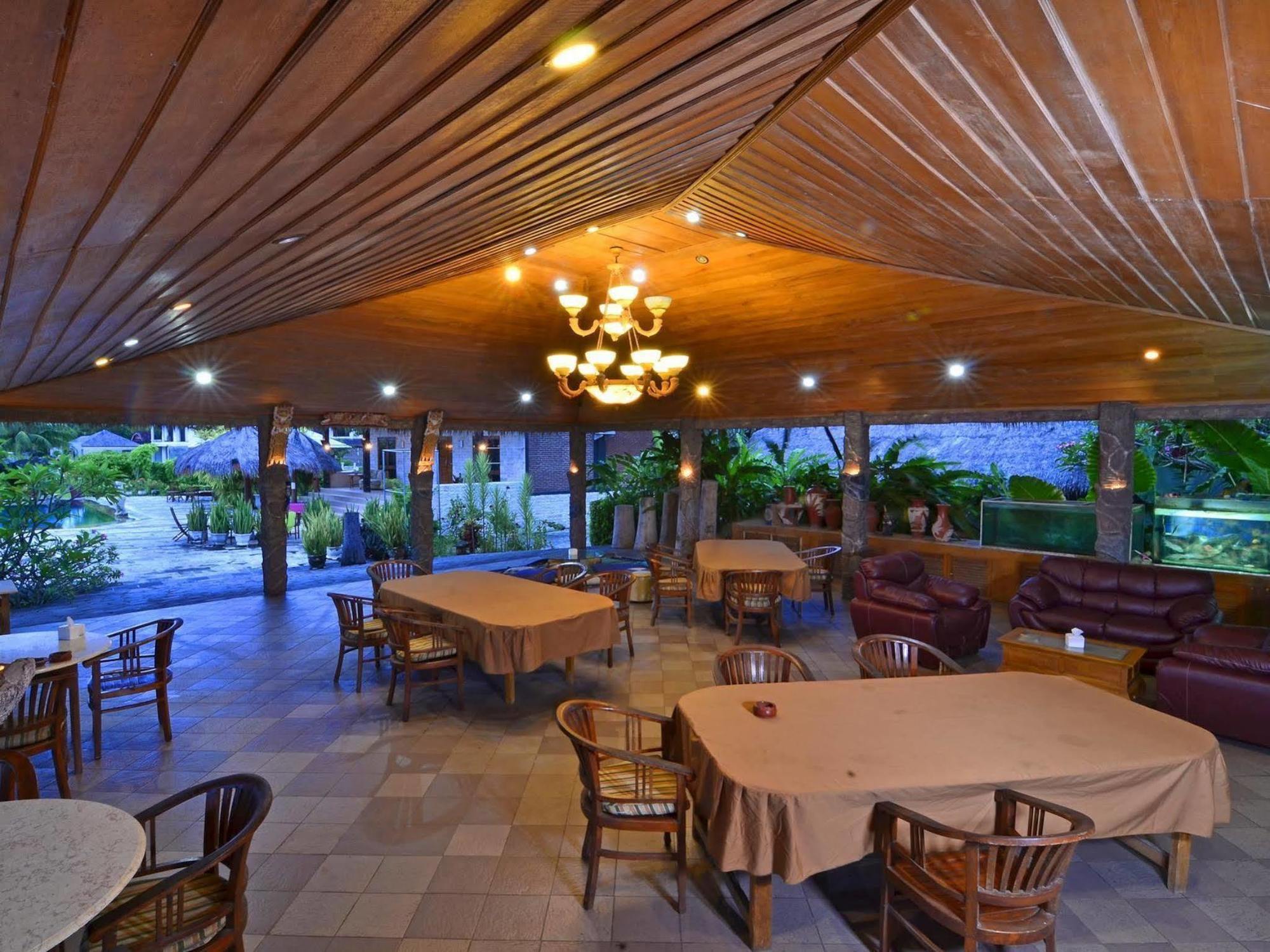 Pasific Beach Cabañas Mangsit Exterior foto