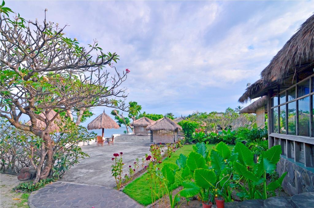 Pasific Beach Cabañas Mangsit Exterior foto